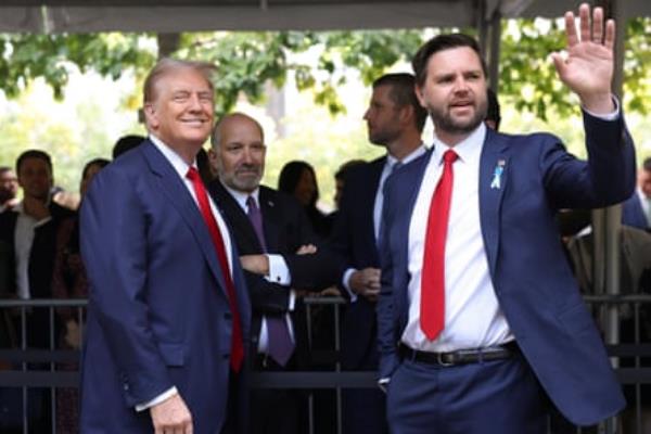 Do<em></em>nald Trump and JD Vance mug for the cameras.